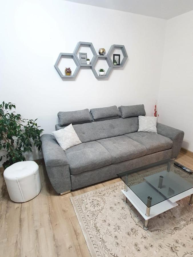 Apartament Ultra Central Marly Gura Humorului Esterno foto