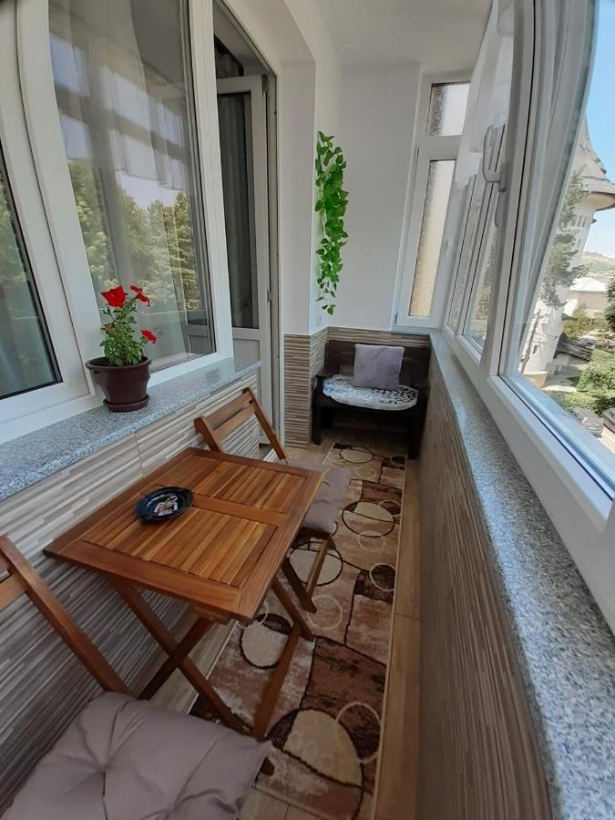 Apartament Ultra Central Marly Gura Humorului Esterno foto