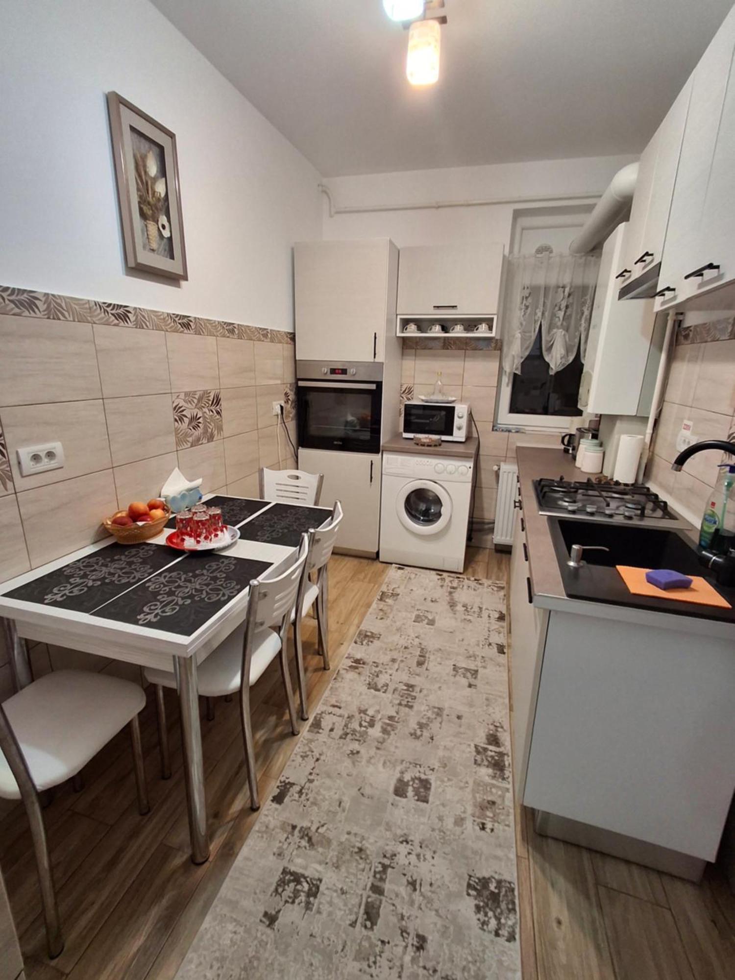 Apartament Ultra Central Marly Gura Humorului Esterno foto
